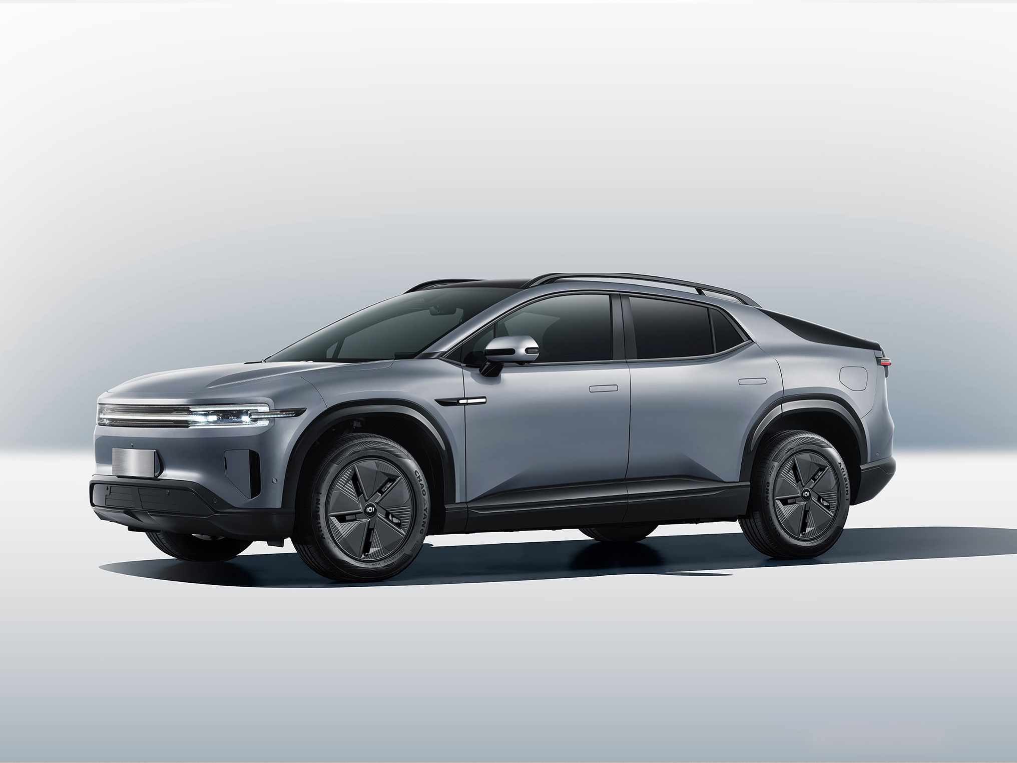 新葡萄8883官网AMG启源E07车侧图