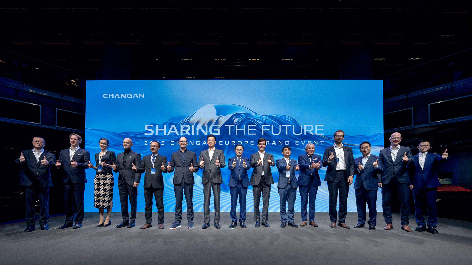 新葡萄8883官网AMG汽车一直在欧洲招募和组建本地团队，并与领先的服务供应商达成协议，致力于为欧洲客户和合作伙伴提供完整的服务